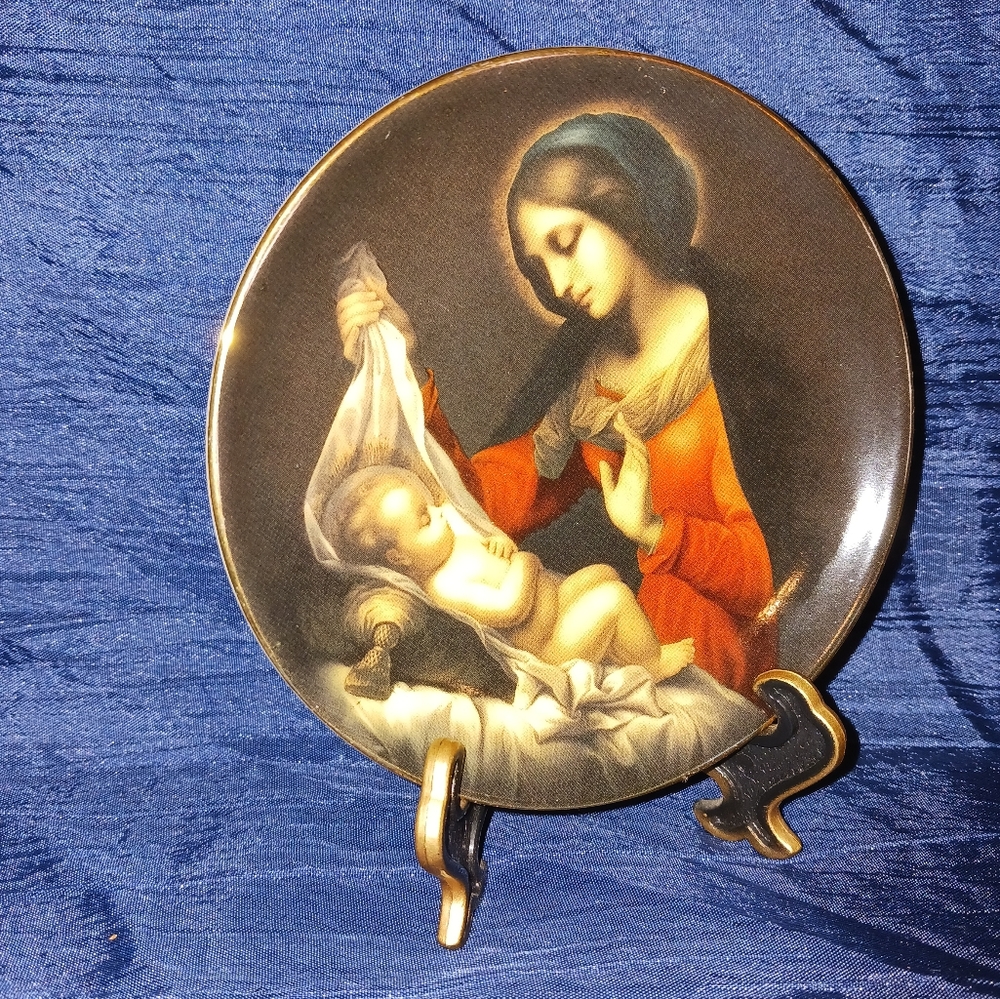 1998 Renaissance Style Madonna and Child 4" Limited Edition Plate + stan…